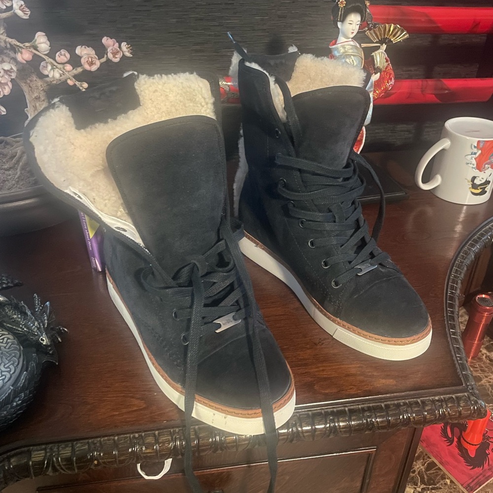 COACH ramsey suede shearling high top sneakers ankle boots, navy blue